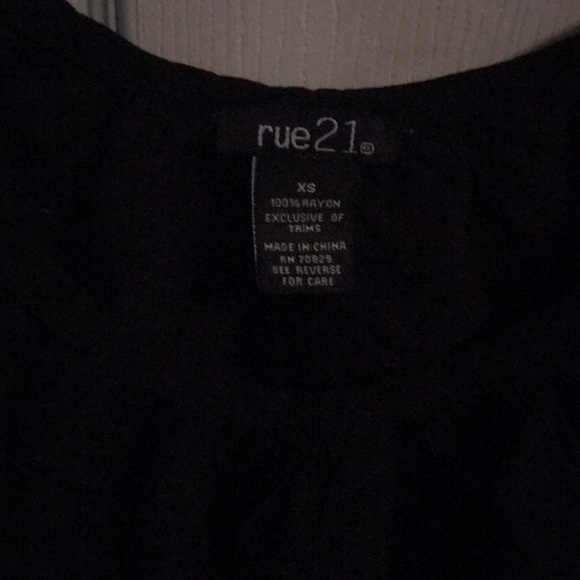 Crop top - Picture 3 of 3